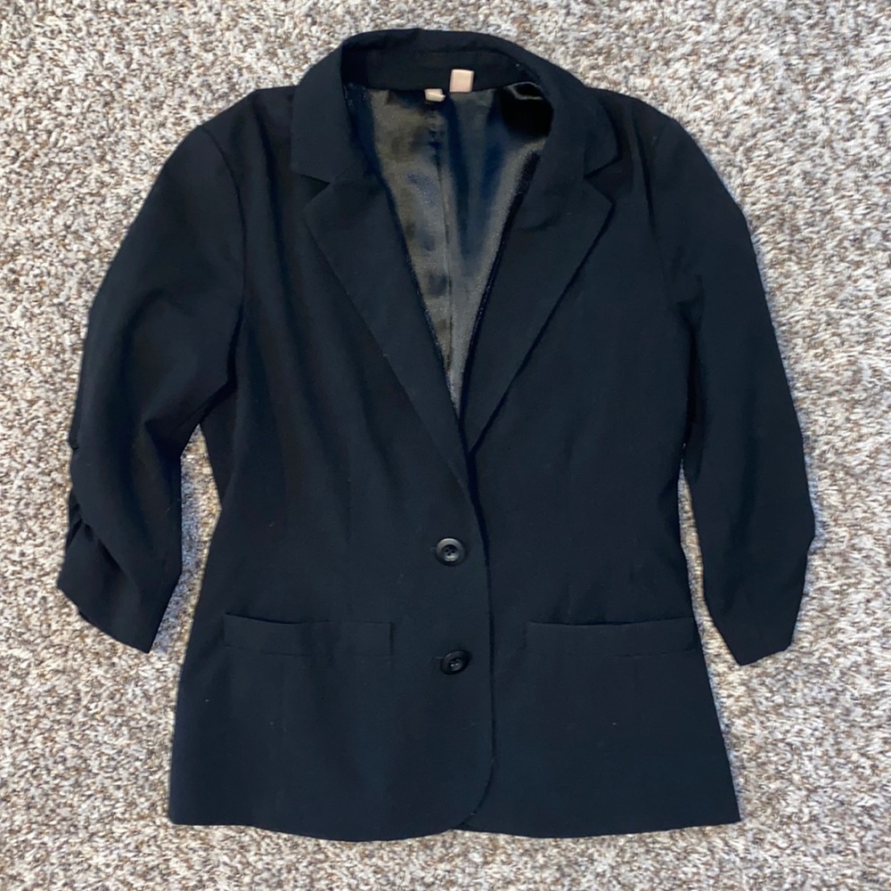 Black cropped sleep blazer